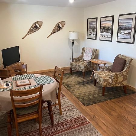 Creekside Downtown Vacation Suites, Only Adults 25 Or Older Бъфало Екстериор снимка